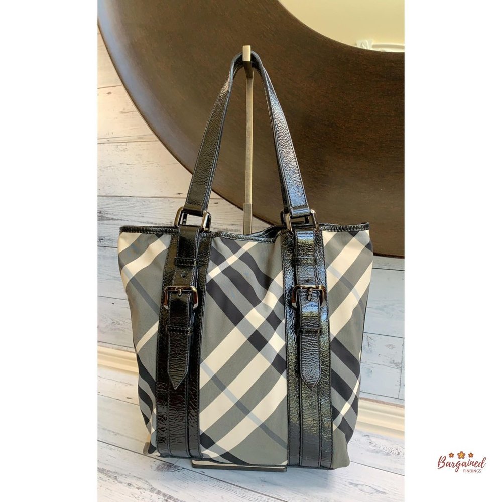 🛑SOLD🛑Authentic Burberry Black Beat Victoria - Picture 7 of 12